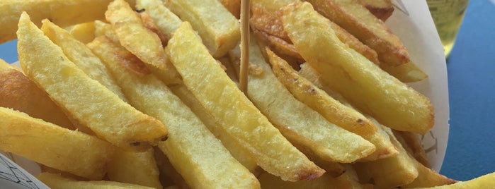 Queen's Chips Amsterdam is one of Gianluca'nın Beğendiği Mekanlar.