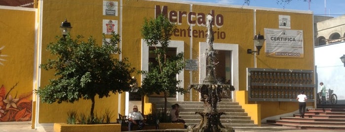 Mercado IV Centenario is one of Locais salvos de @pepe_garcia.