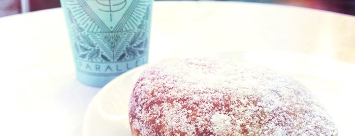 49th Parallel & Lucky's Doughnuts is one of Vancouver.