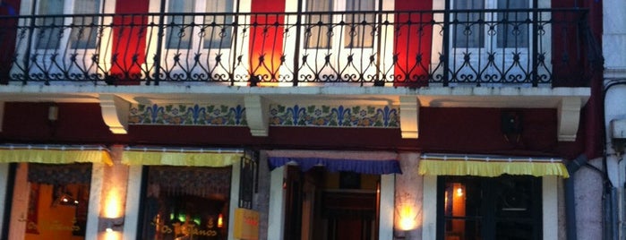 Os Tibetanos is one of Restaurants.