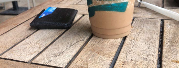 Caribou Coffee is one of Azizさんのお気に入りスポット.