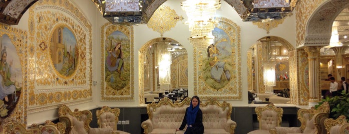 Zohreh Hotel | هتل زهره is one of Lugares favoritos de Nora.