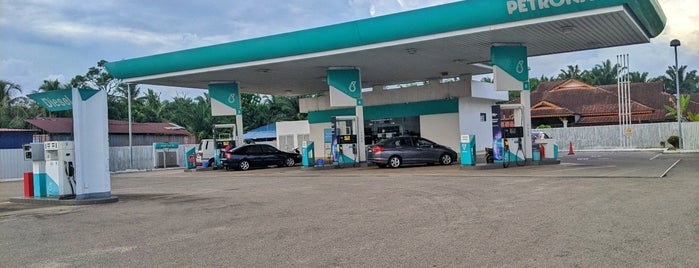 Petronas Parit Jawa is one of Fuel/Gas Stations,MY #7.