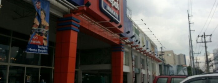 CW Home Depot is one of Tempat yang Disukai Shank.