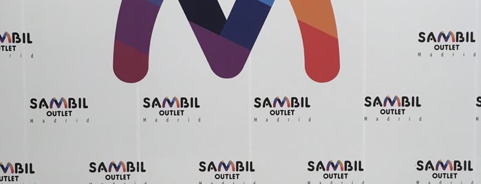 SAMBIL OUTLET Madrid is one of สถานที่ที่ Angel ถูกใจ.