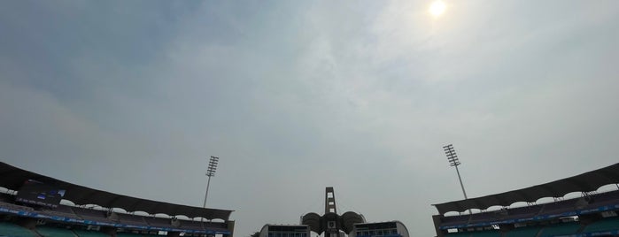 Dr. DY Patil Stadium (डा. डी. वाय. पाटील स्टेडीयम) is one of สถานที่ที่ Rajkamal Sandhu® ถูกใจ.