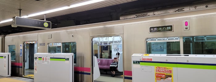 馬喰横山駅 2番線ホーム is one of 近所.