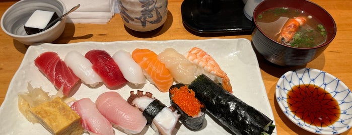 Fuji Sushi is one of kzou : понравившиеся места.