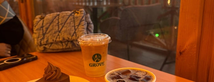 Green Cafe is one of Jeddah.
