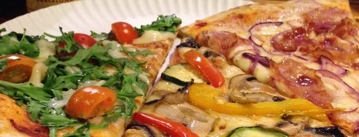 Pizza Pazza is one of Una mica d'Itàlia a Barcelona.