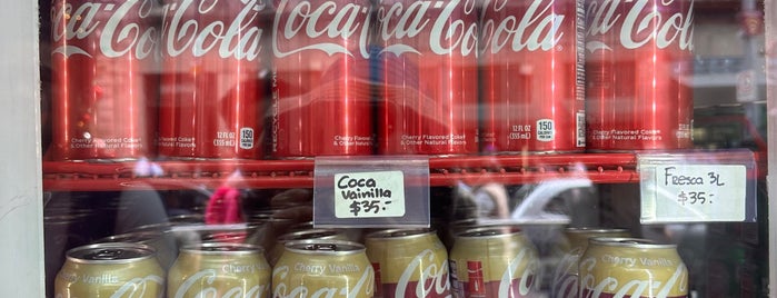 Centro Refrescante Coca Cola is one of สถานที่ที่ Kimmie ถูกใจ.