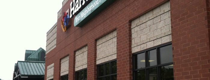 Harris Teeter is one of Lieux qui ont plu à Travis.