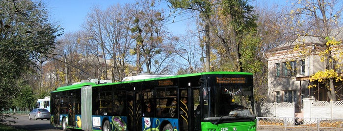 Троллейбус 3-Ка is one of สถานที่ที่ Yuliia ถูกใจ.