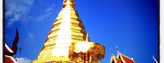 วัดพระธาตุดอยสุเทพราชวรวิหาร is one of 7-Day Bangkok - Northern Thailand.