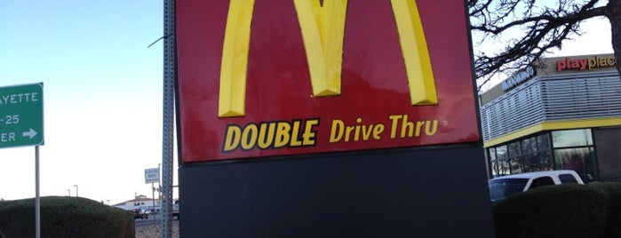 McDonald's is one of Tom : понравившиеся места.