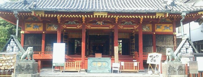 Asakusa-jinja Shrine is one of 東照宮.