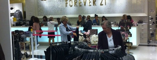 Forever 21 is one of d'Anvers.