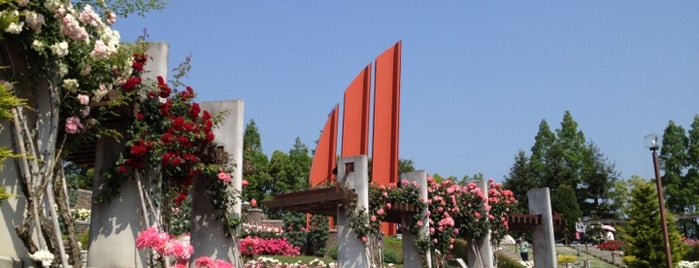 荒牧バラ公園 is one of Lugares favoritos de Jernej.