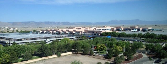 Sheraton Albuquerque Airport Hotel is one of Favourite hotels.