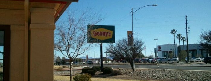 Denny's is one of Orte, die Hannah gefallen.