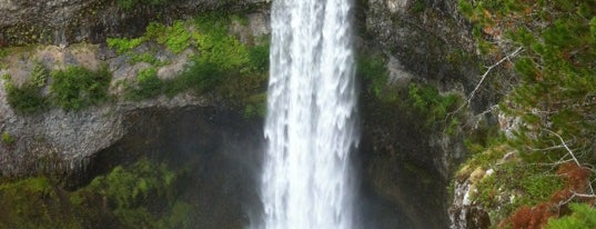Brandywine Falls is one of Lugares favoritos de Moe.