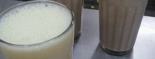 Fresh Boiled Milk @ Nasi Kandar Line Clear is one of Mamak @ Penang.