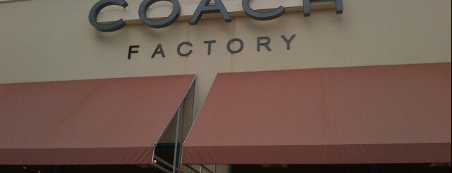 COACH Outlet is one of Kyra : понравившиеся места.