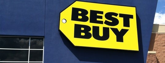 Best Buy is one of Tempat yang Disukai Alexander.