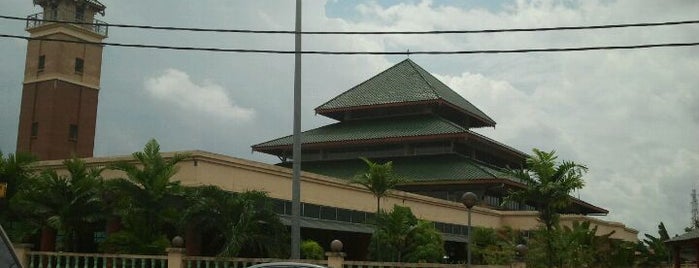 Masjid Nur Ehsan is one of Masjid & Surau.