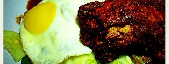 Nasi Lemak Bumbung is one of Yeh's Fav Food!! ^o^.