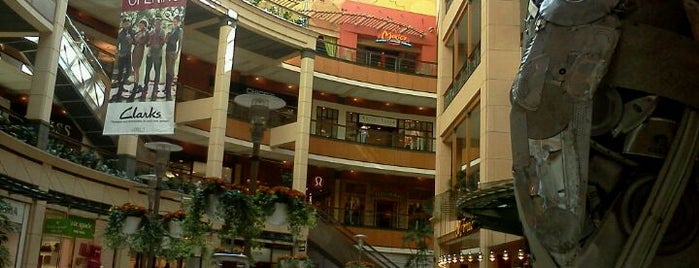 Pacific Place is one of Visitor Itinerary for Midwesterners to Seattle.