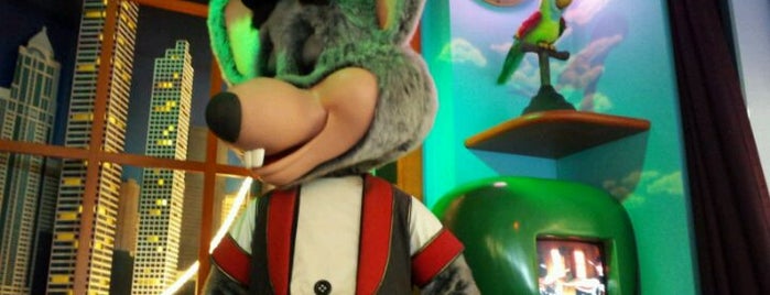 Chuck E. Cheese is one of Lugares favoritos de Christopher.