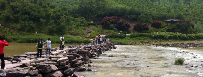 진천농교 (鎭川籠橋) is one of สถานที่ที่ hyun jeong ถูกใจ.