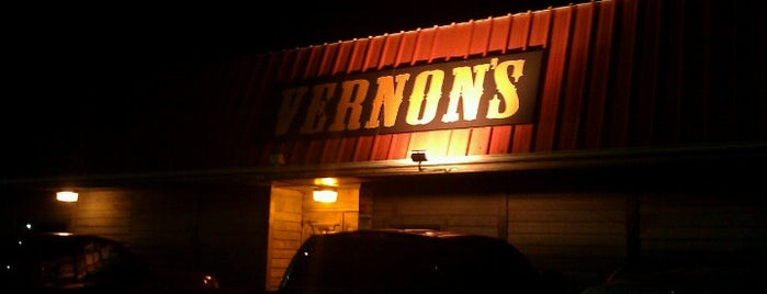 Vernon's is one of Locais curtidos por Dulcinea.