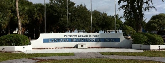 Bicentennial Park is one of Locais curtidos por Lizzie.