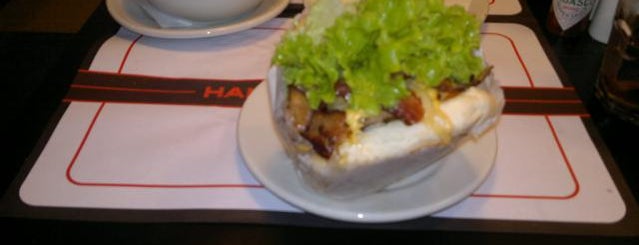 Hamburguinho is one of Best Burgers por aí....