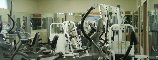 Mozart (Amadeus) Park is one of Chicago Park District Fitness Centers.