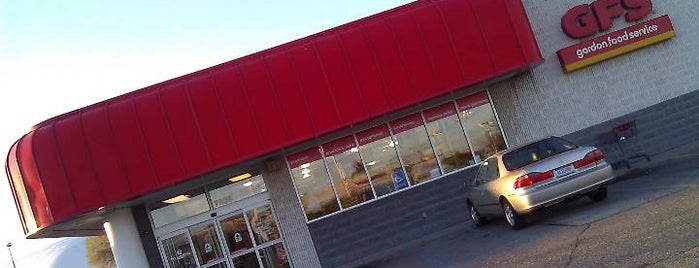 Gordon Food Service Store is one of สถานที่ที่ Kristeena ถูกใจ.