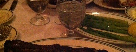 Frankie and Johnnie's Steakhouse is one of Best Steaks In New York City.