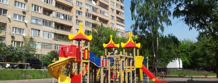 Дворовая площадка is one of Все для детей.