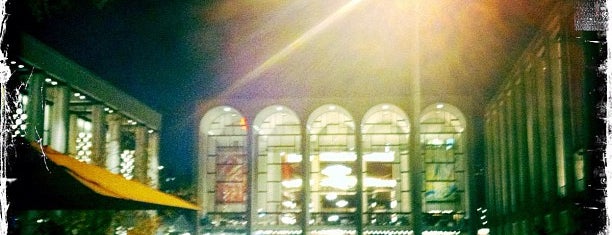 Lincoln Center for the Performing Arts is one of Gray Line New York's Uptown Loop.