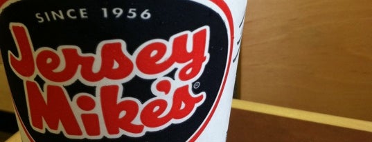 Jersey Mike's Subs is one of Deborahさんのお気に入りスポット.