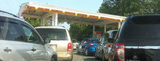 Shell is one of Tempat yang Disukai Terri.