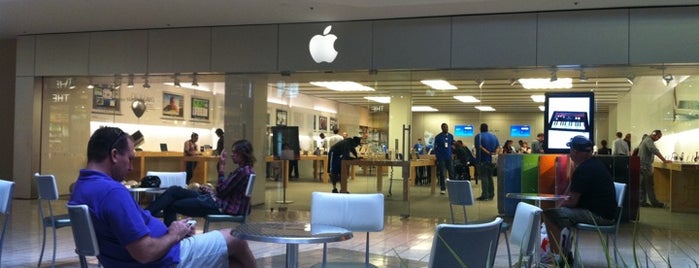 Apple Beverly Center is one of US Apple Stores.