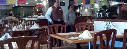 Restaurant Café Reforma is one of Posti che sono piaciuti a Alejandro.