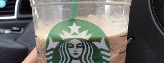 Starbucks is one of Lieux qui ont plu à JoAnn.