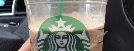 Starbucks is one of Orte, die JoAnn gefallen.