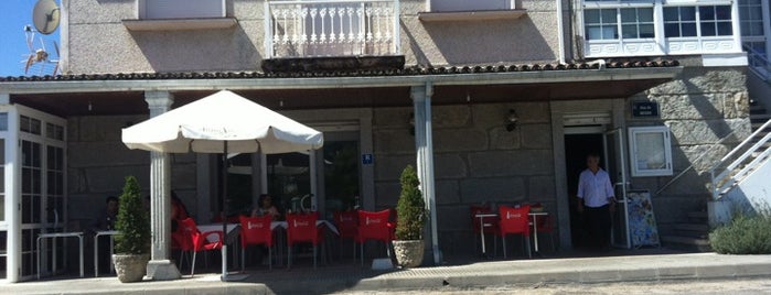 Restaurante Catro Camiños is one of Orte, die Abel gefallen.