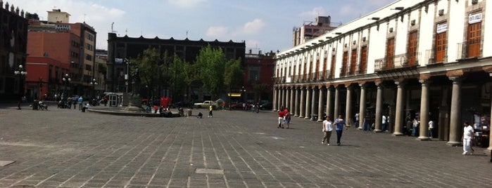Plaza de Santo Domingo is one of Tour arrabalero.