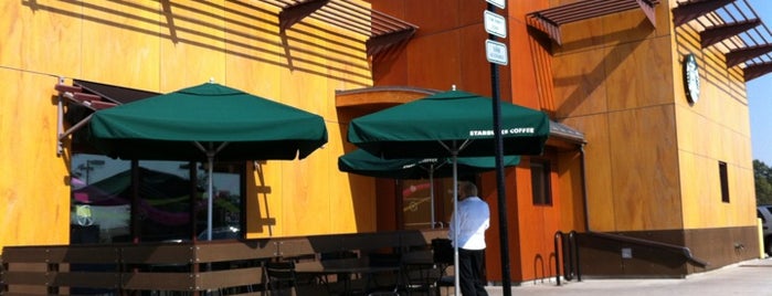 Starbucks is one of สถานที่ที่ Robyn ถูกใจ.